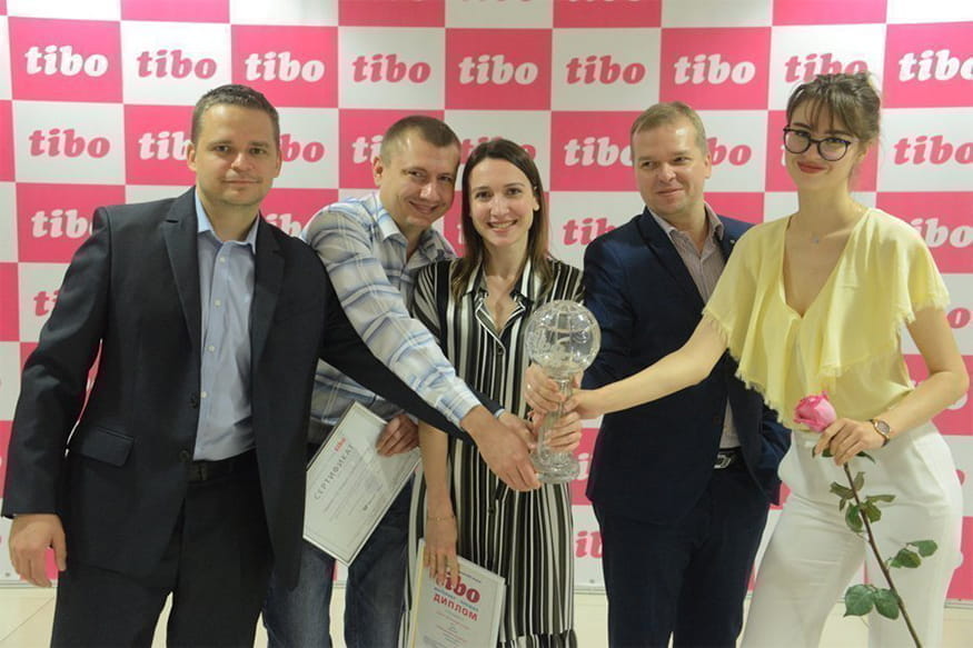 Команда SB.BY с призом интернет-премии TIBO за лучший информационный ресурс 2018 года